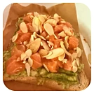 Toast Avocado e Salmone